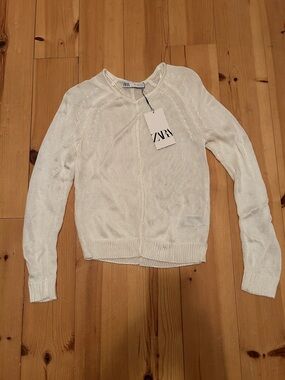 Zara Cream Lightweight Crew Neck Knit Sweater